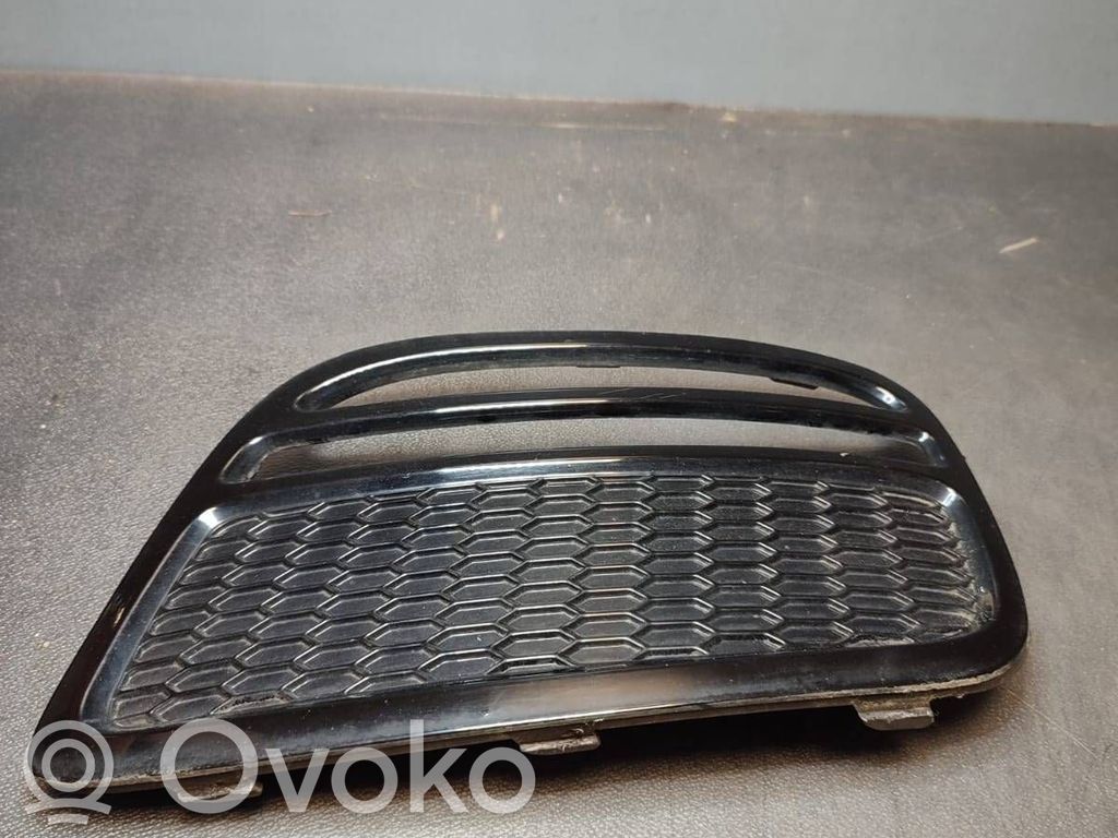 KIA Ceed Etupuskurin alempi jäähdytinsäleikkö 