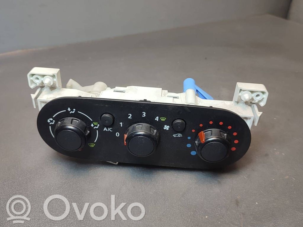 Opel Vivaro Climate control unit 