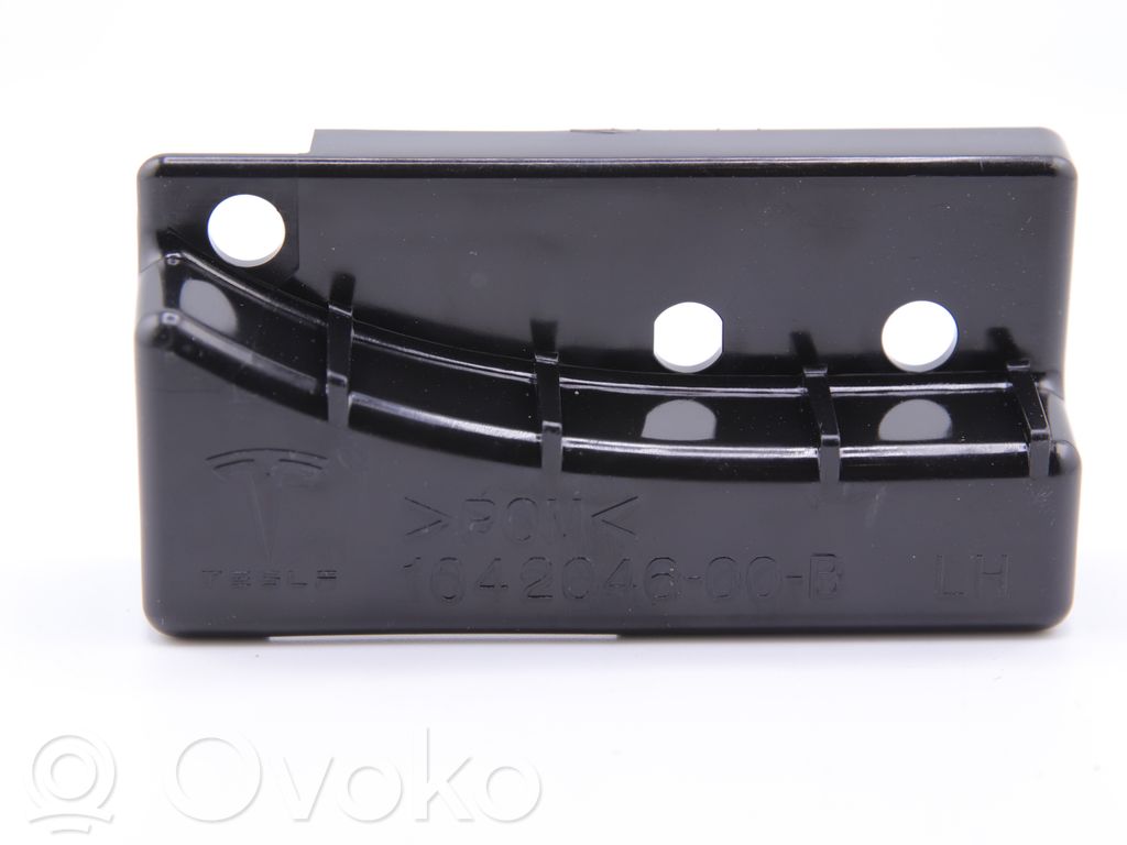 Tesla Model S Rear bumper mounting bracket 