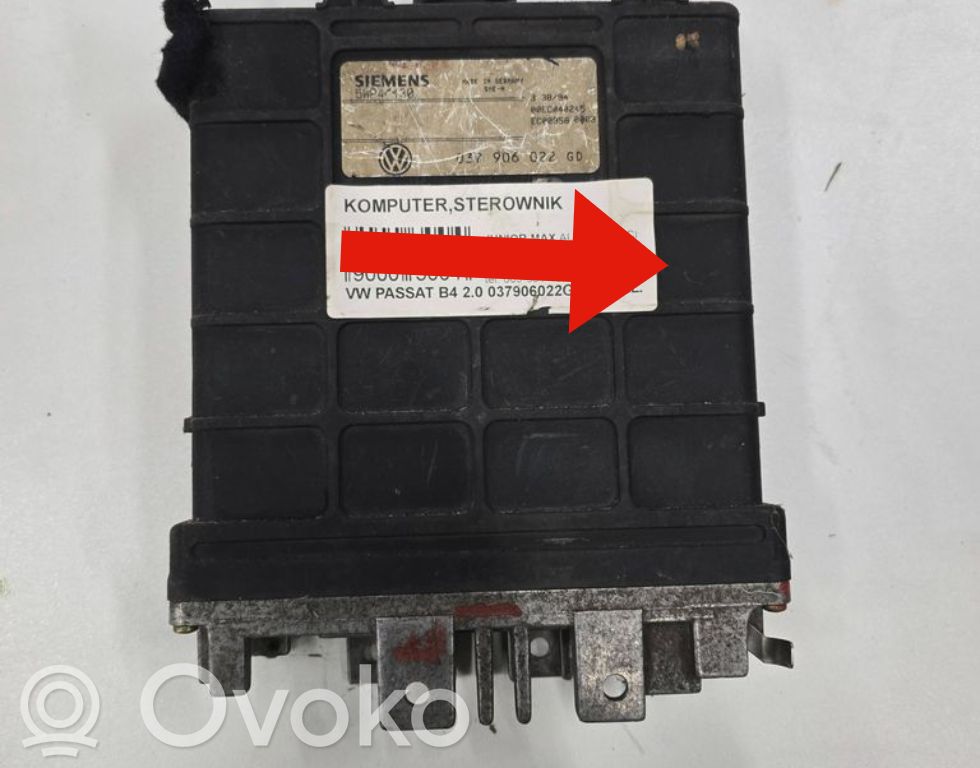 Volkswagen PASSAT B4 Engine control unit/module 