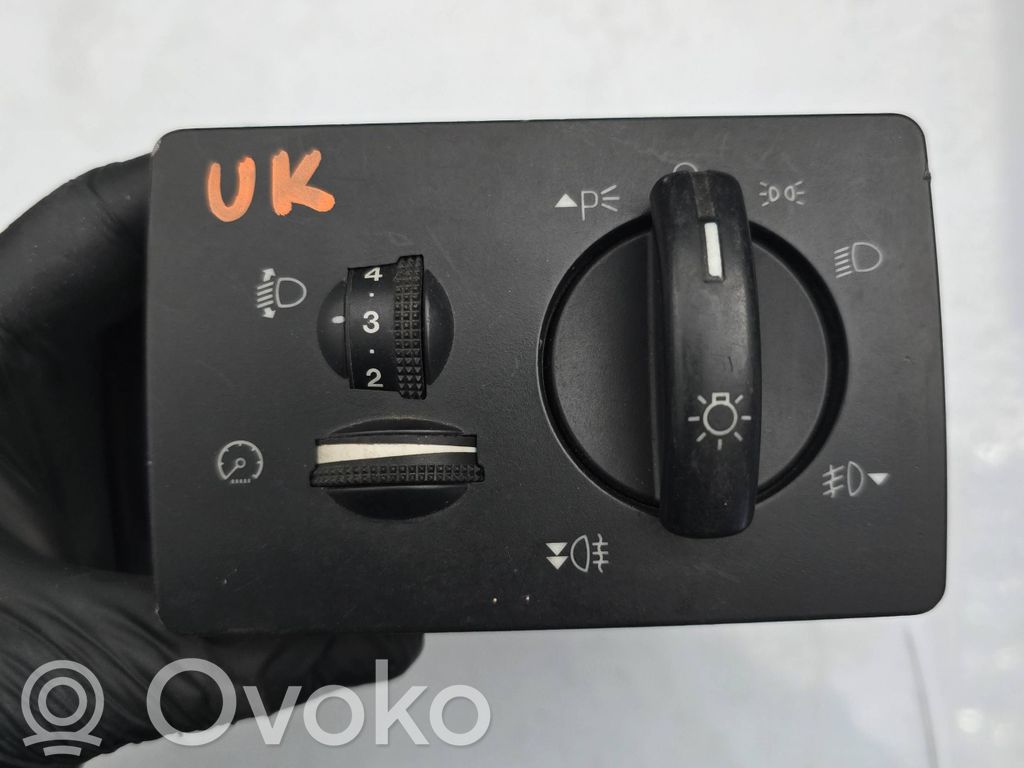 Lichtschalter   3M5T13A024BB