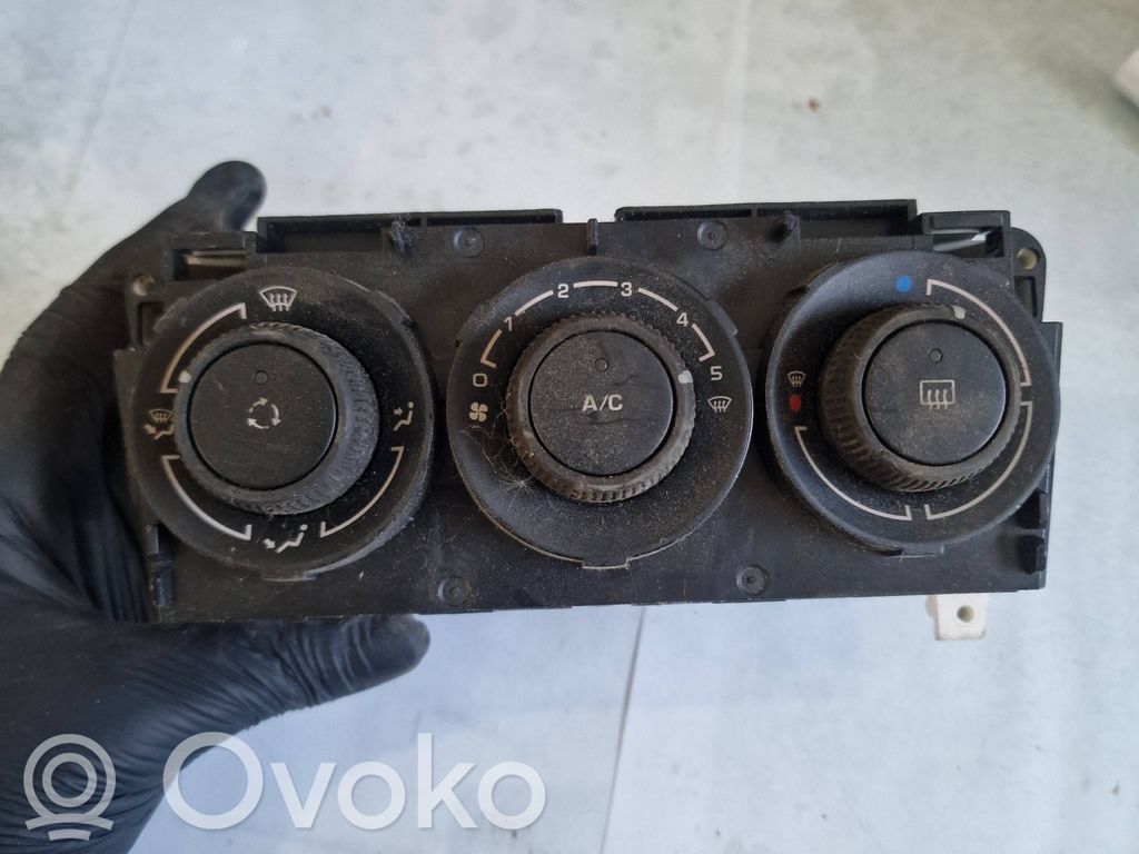 Peugeot 308 Climate control unit 