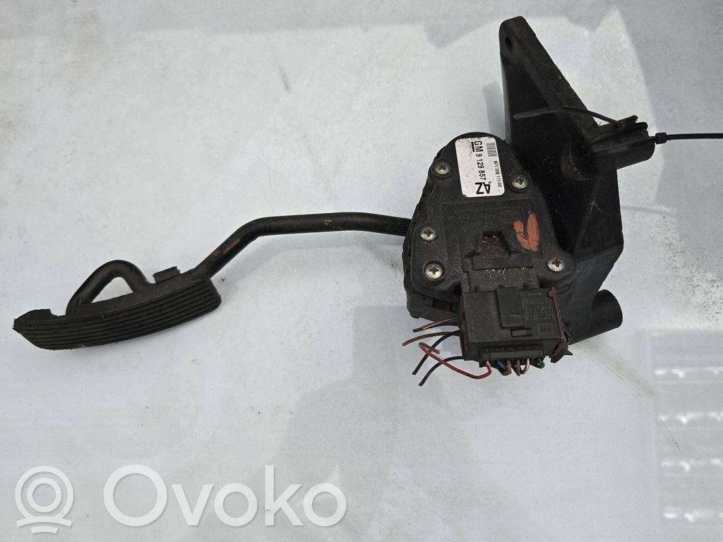 Opel Corsa C Accelerator throttle pedal 