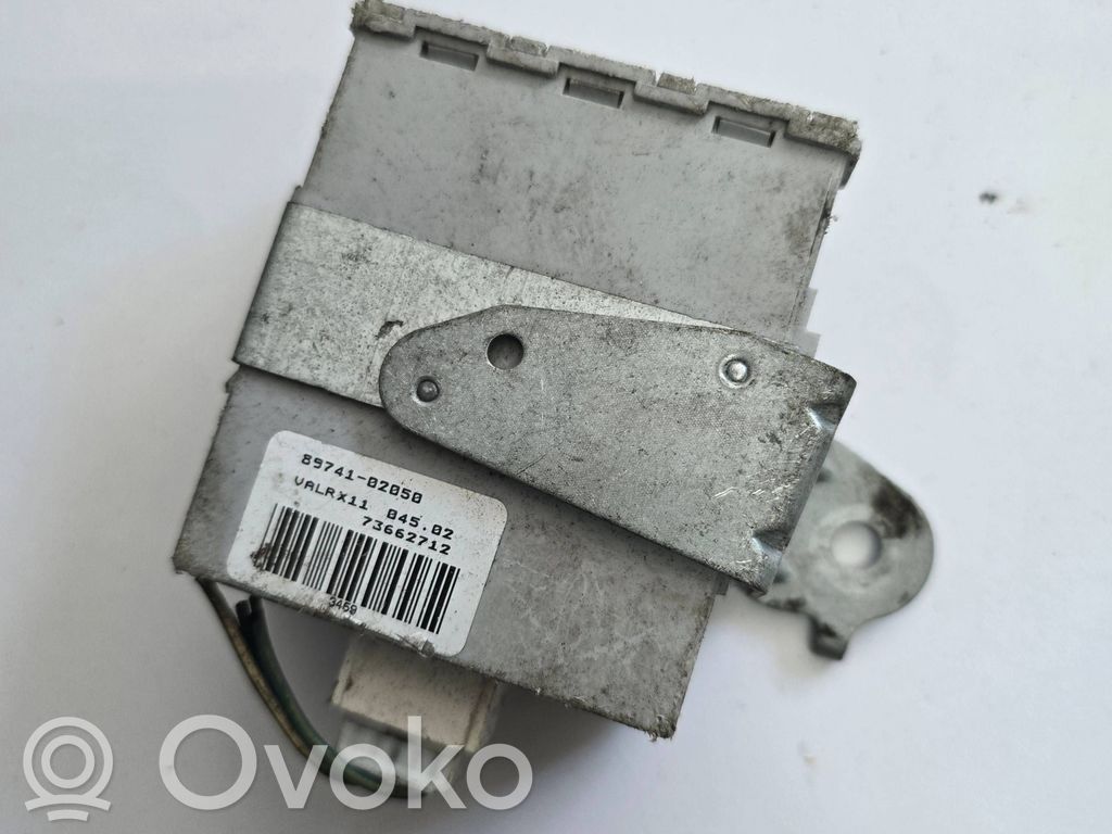Toyota Corolla Verso AR10 Door central lock control unit/module 