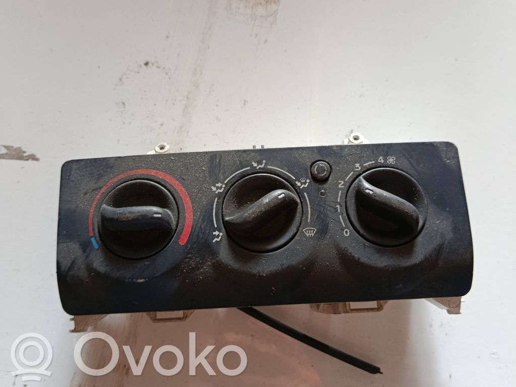 Renault Clio I Climate control unit 