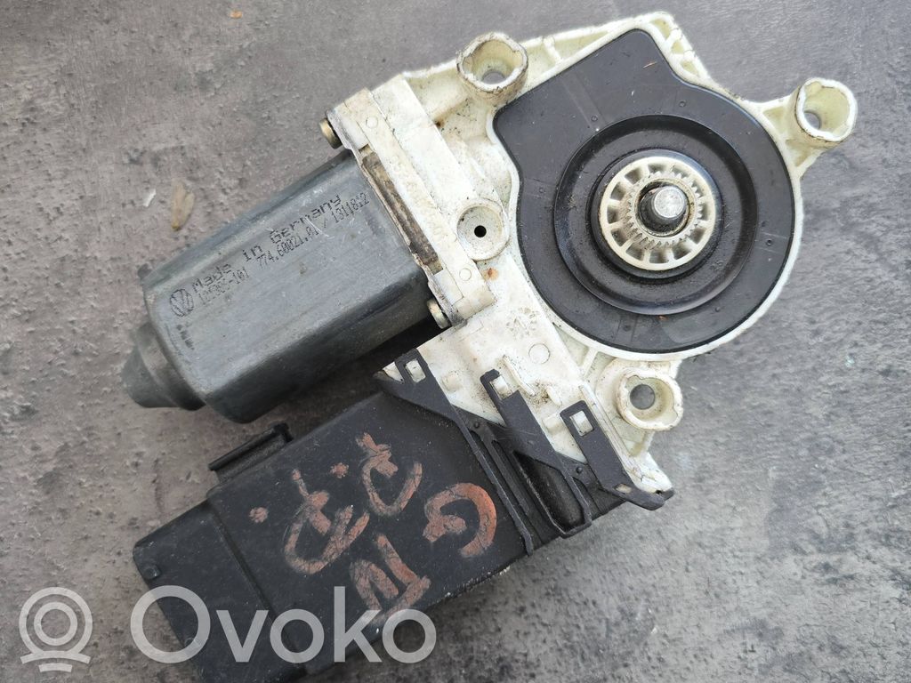 Volkswagen Golf IV Front door window regulator motor 