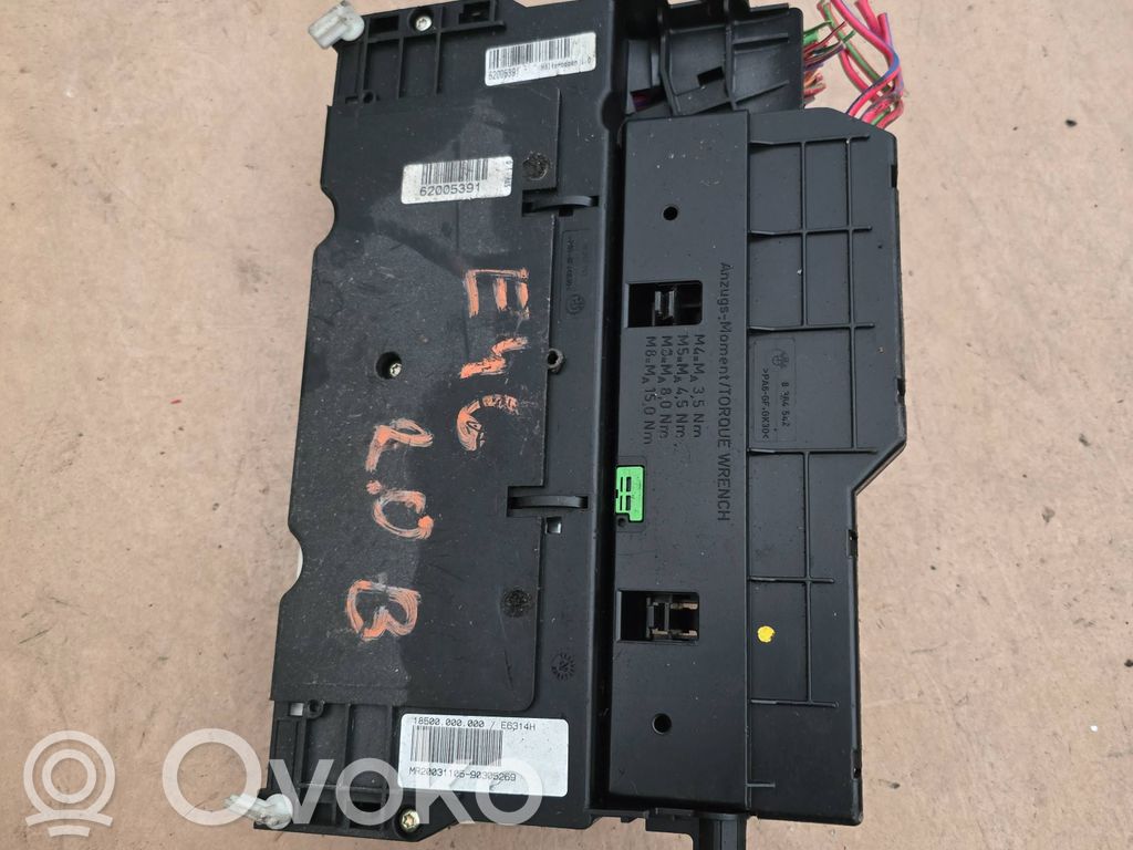 BMW 3 E46 Fuse module 