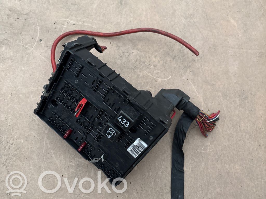 Audi A3 S3 8P Saugiklių dėžė (komplektas) 