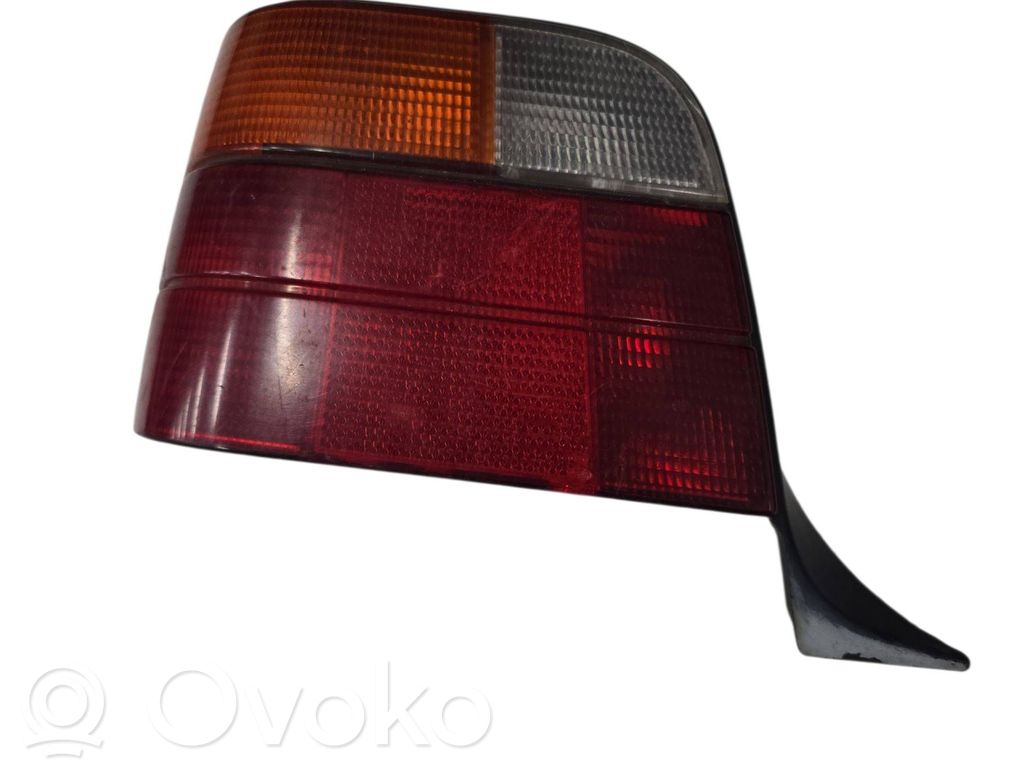 BMW 3 E36 Galinis žibintas kėbule 