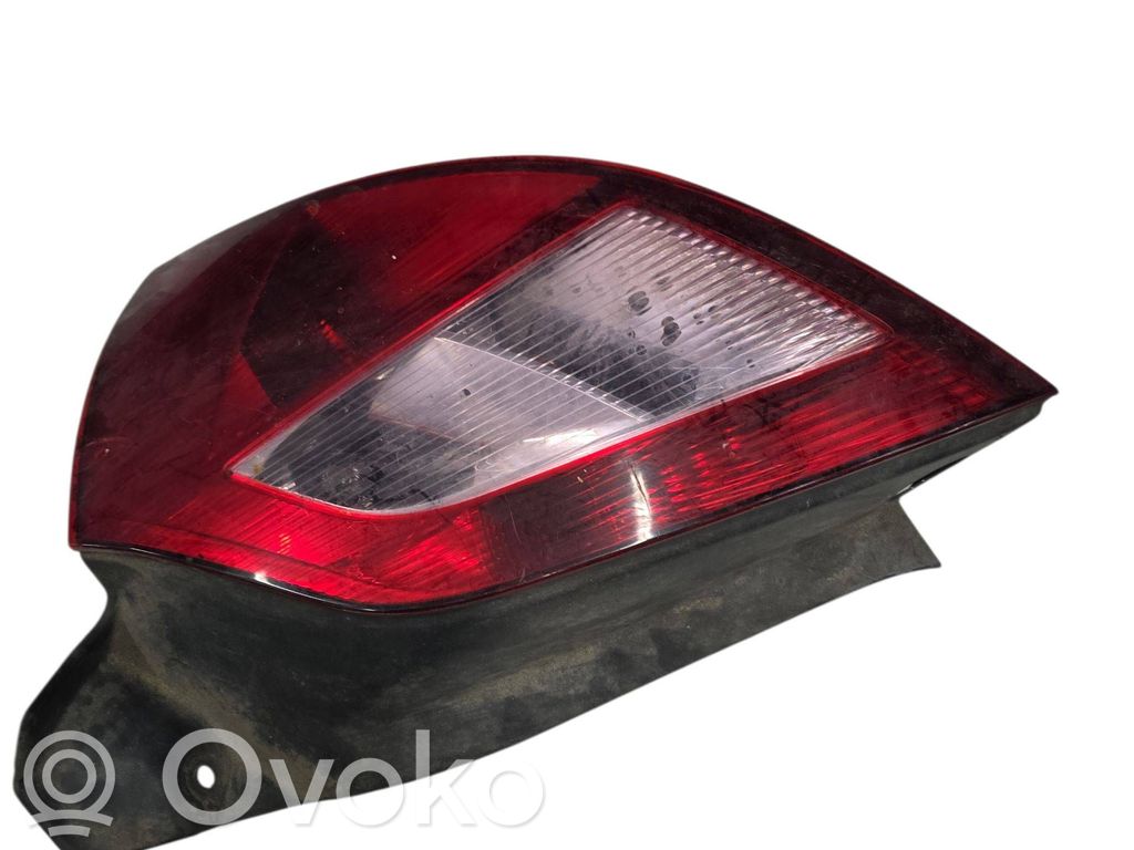 Renault Megane II Aizmugurējais lukturis virsbūvē 