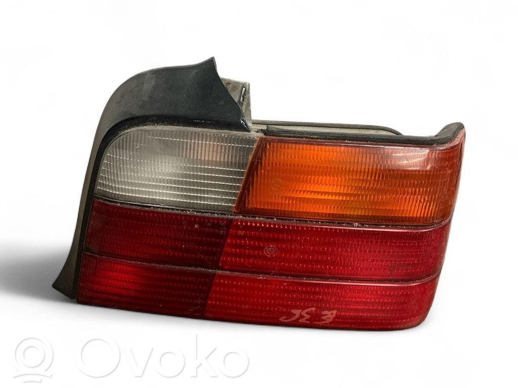 BMW Z3 E36 Aizmugurējais lukturis virsbūvē 