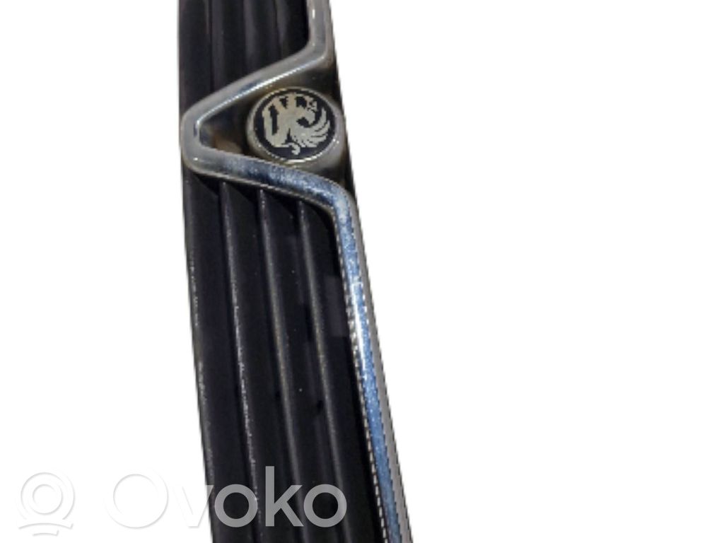 Opel Vectra B Etusäleikkö 