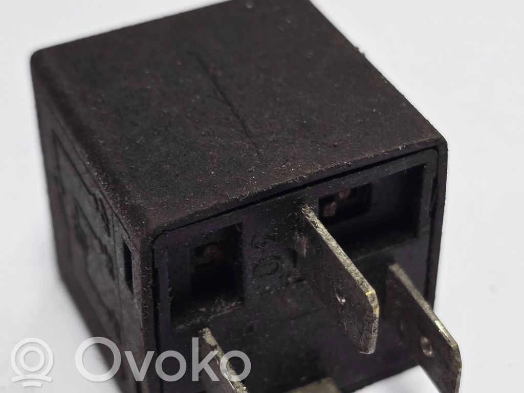Muu rele   23221,39439210,12V20A