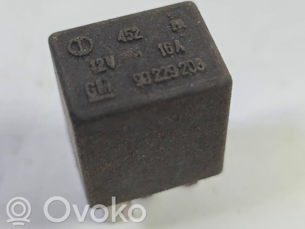 Opel Zafira A Muu rele 