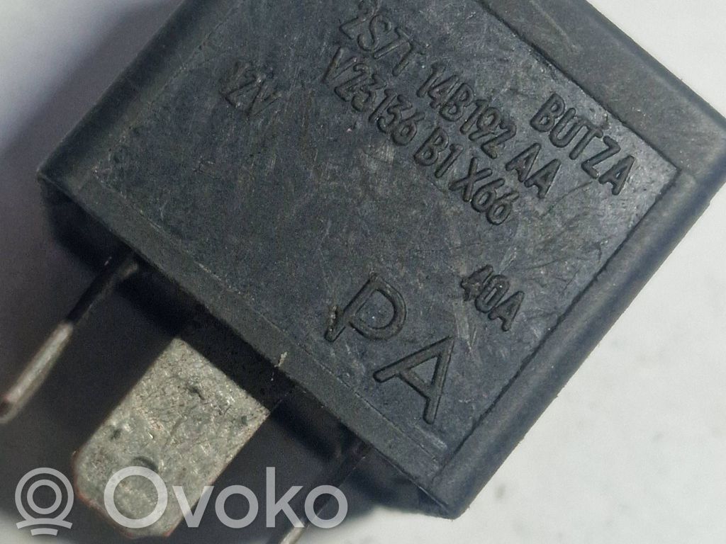 Ford Mondeo MK II Sonstige Relais 