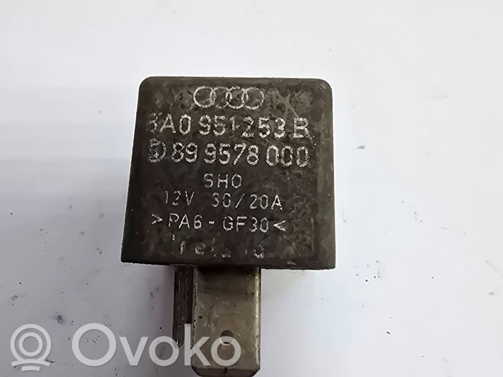 Otros relés   8A0951253B,899578000