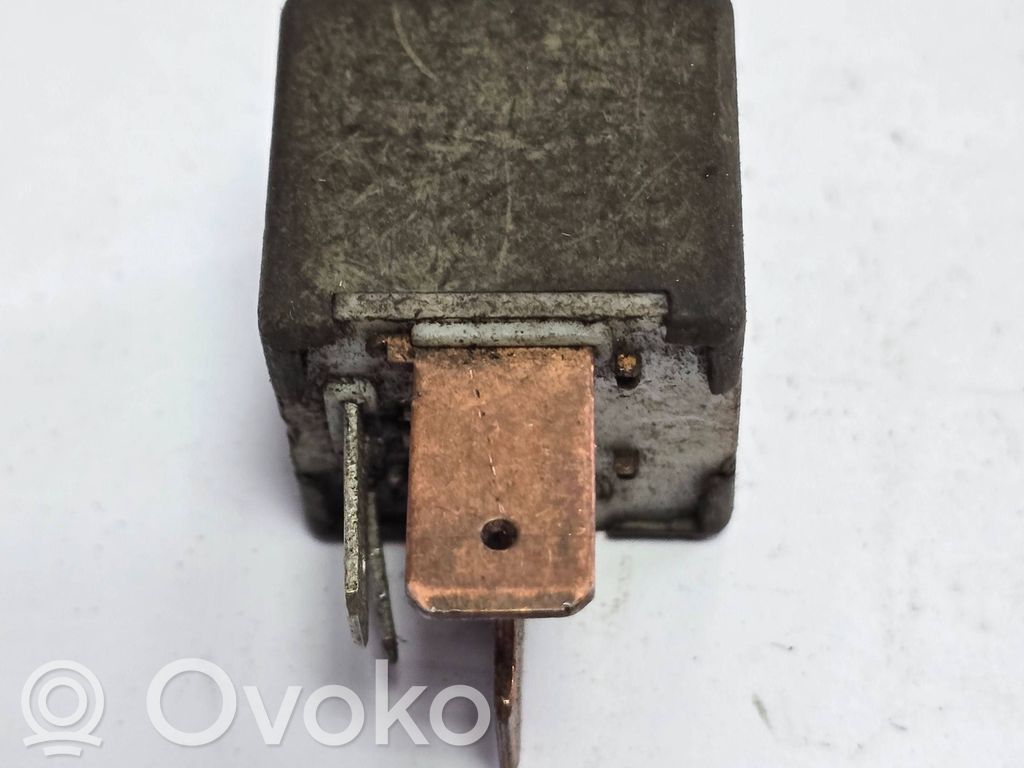 Opel Vectra C Otros relés 