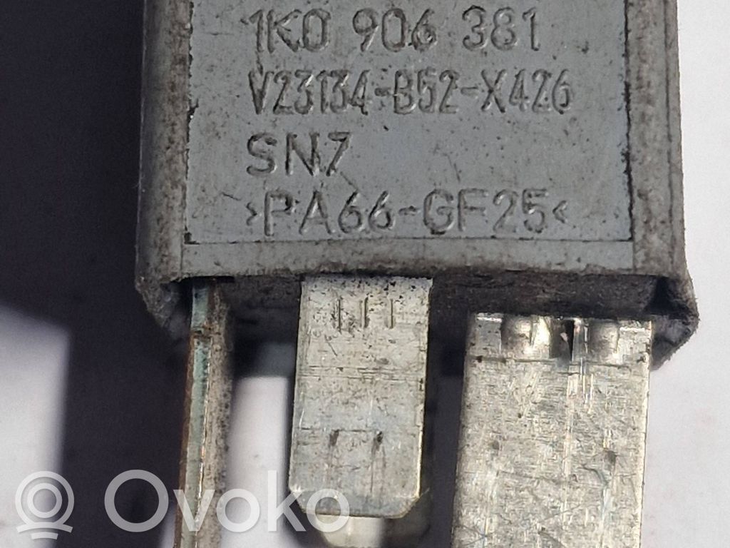 Audi A4 S4 B5 8D Otros relés 