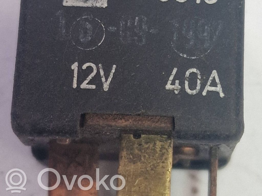 Audi A4 S4 B5 8D Muu rele 