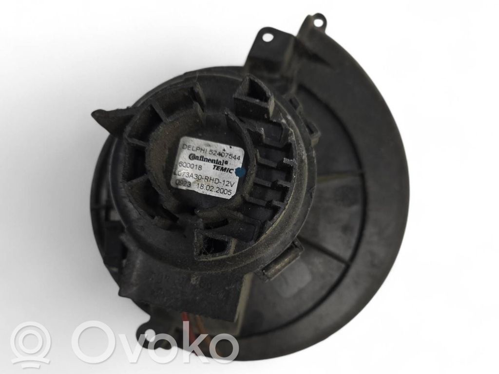 Opel Astra H Lämmittimen puhallin 