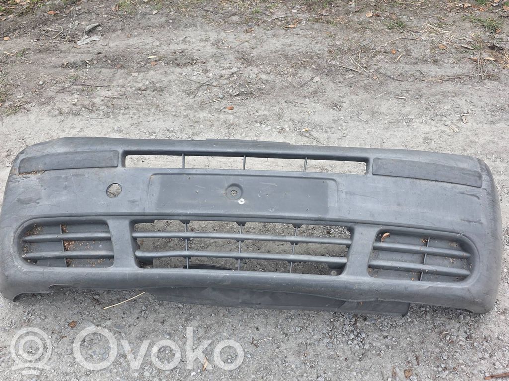 Renault Trafic II (X83) Parachoques delantero 