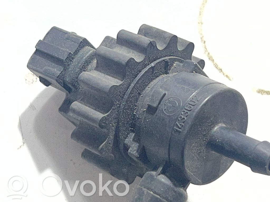 Land Rover Range Rover L322 Vacuum valve 