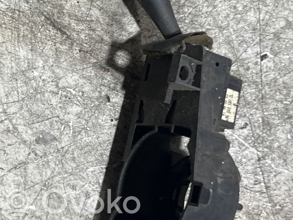 Renault Scenic II -  Grand scenic II Stikla tīrītāja vadības pogas kātiņš 