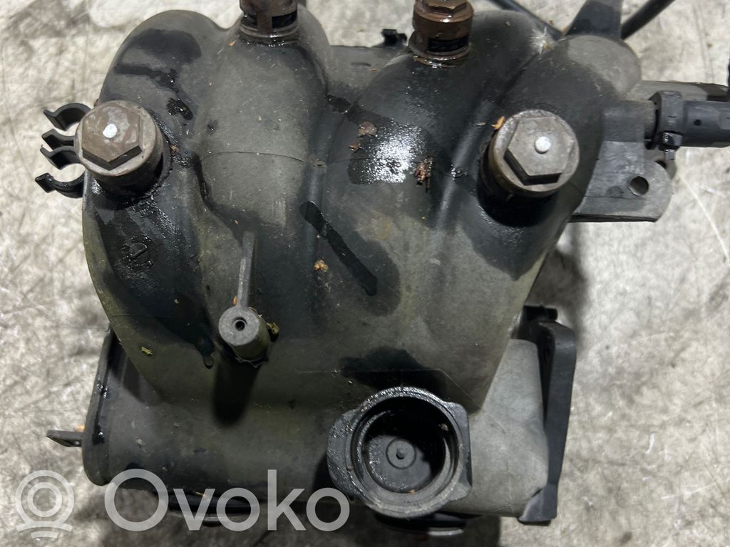 Peugeot 406 Colector de admisión 