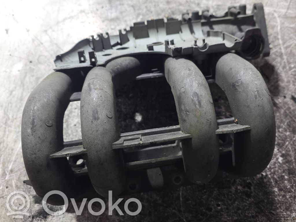 Renault Clio I Intake manifold 