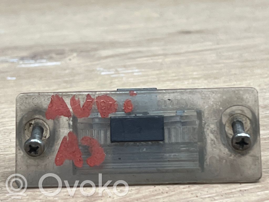 Audi A4 S4 B5 8D Éclairage de plaque d'immatriculation 