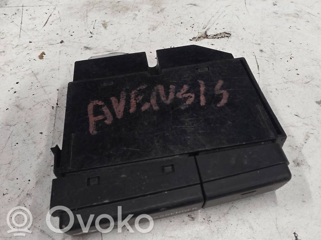 Przycisk / Przełącznik ogrzewania szyby przedniej / czołowej   8479005110D,05W06E,16061100458