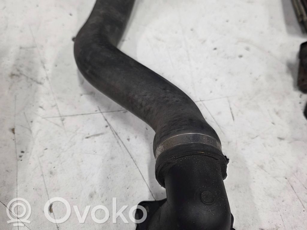 BMW 5 E34 Moottorin vesijäähdytyksen putki/letku 