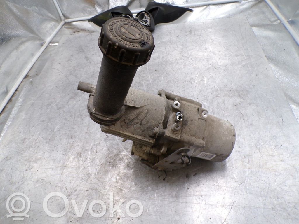 Citroen C4 II Power steering pump 
