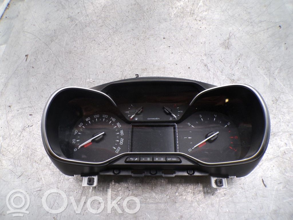 Velocímetro (tablero de instrumentos)