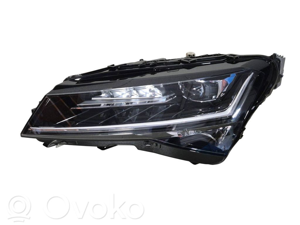 Skoda Superb B8 (3V) Headlight/headlamp 