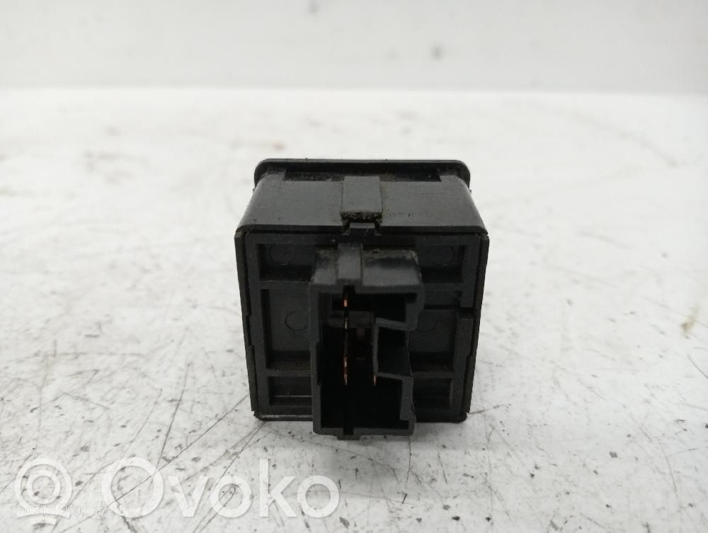 Mitsubishi Montero Otros interruptores/perillas/selectores 