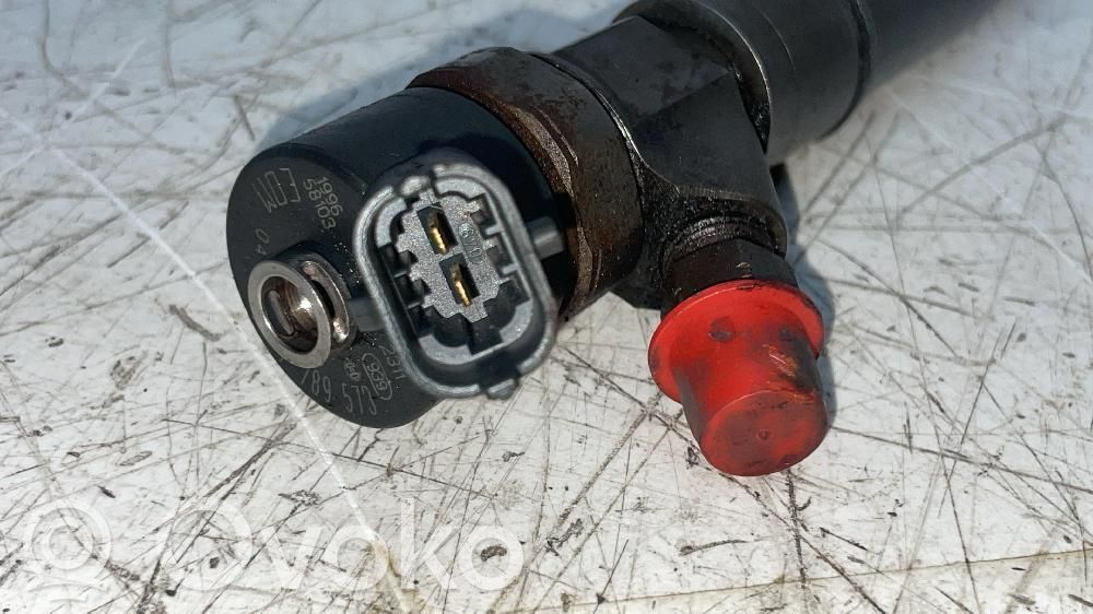 Inyector de combustible   7789573,0445110130