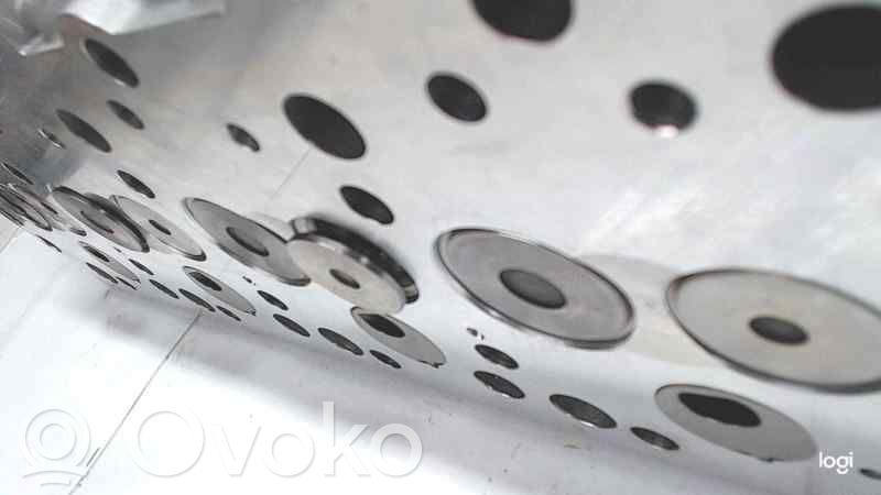 Mitsubishi Montero Engine head 
