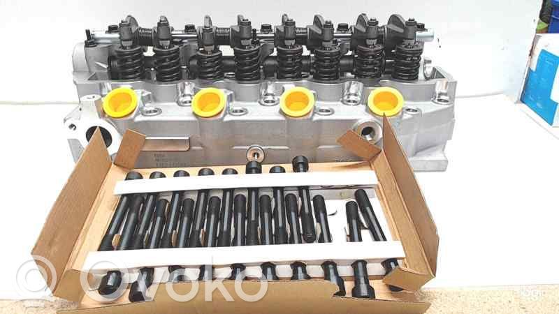 Mitsubishi Montero Engine head 