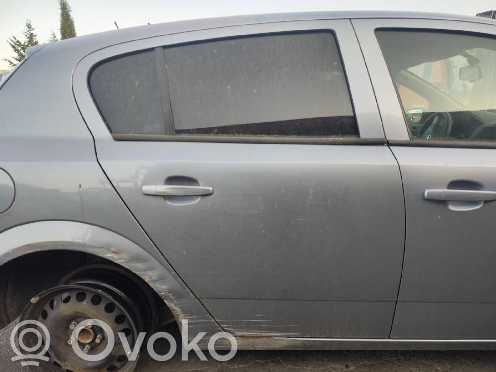 Opel Astra H Puerta trasera 