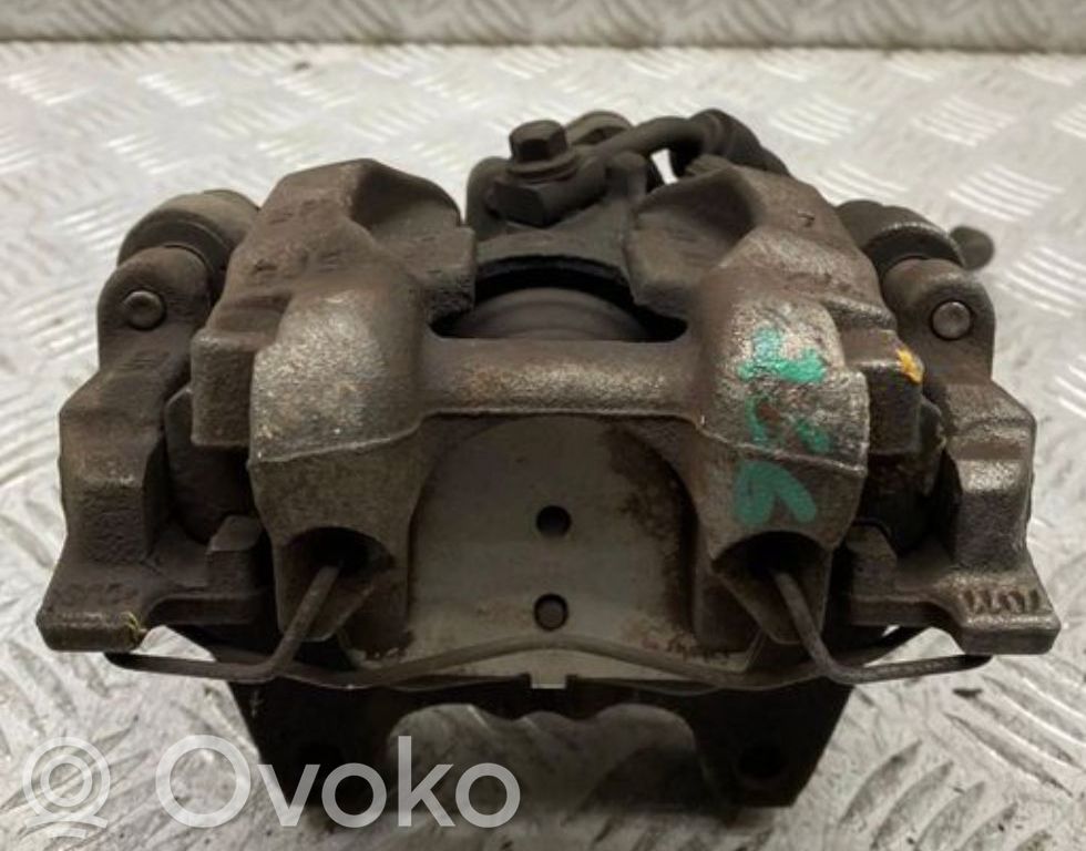 Audi Q3 F3 Tylny zacisk hamulcowy 