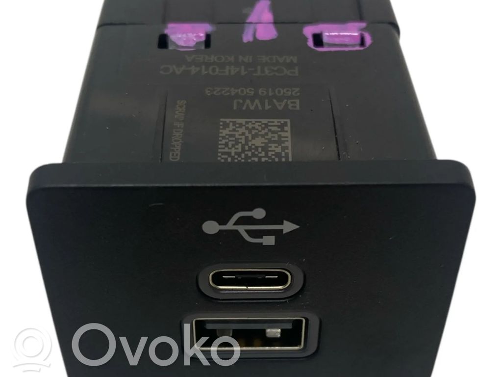 Enchufe conector USB   PC3T14F014AC