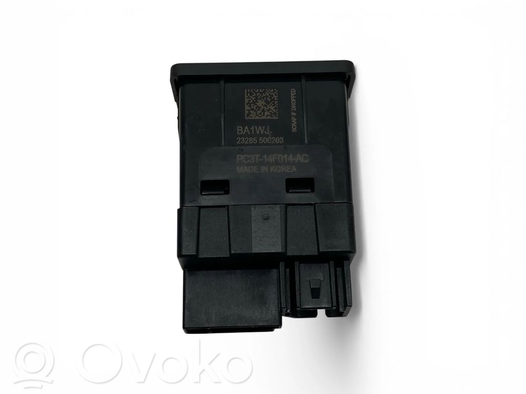 Ford Mustang VII Enchufe conector USB 