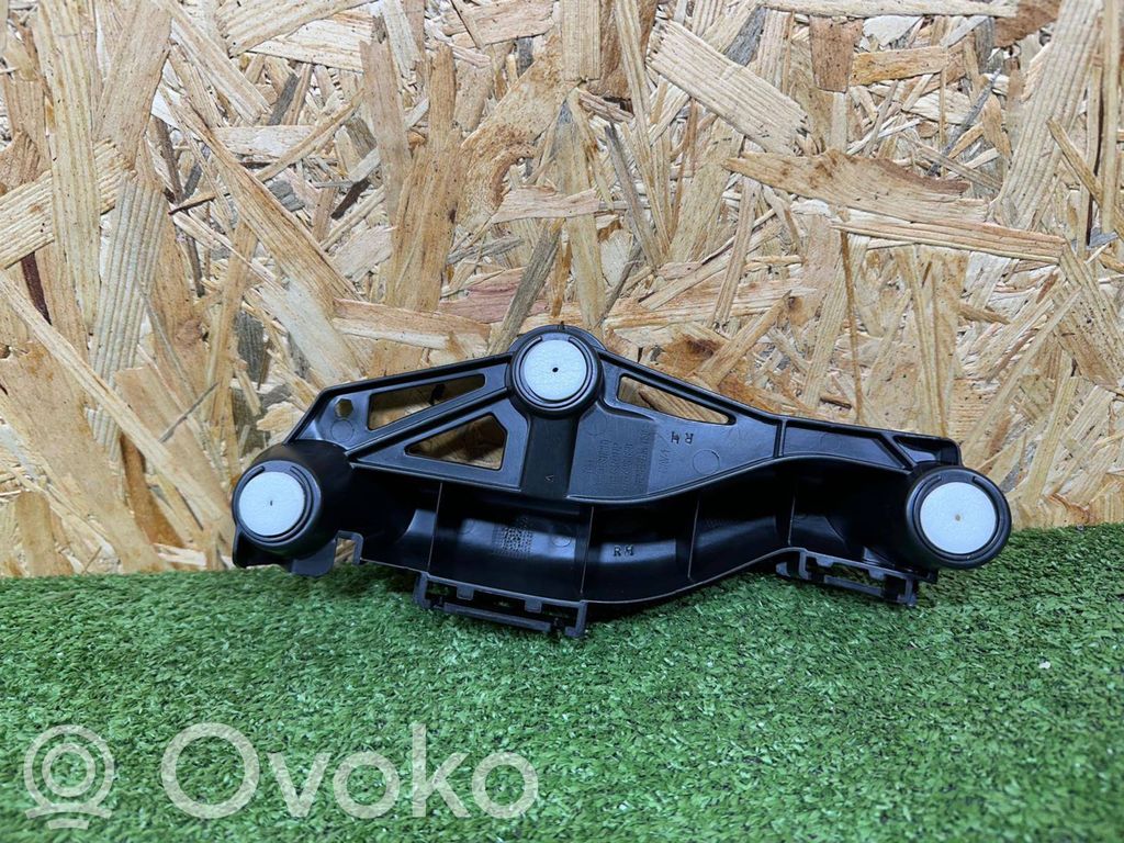 Rear bumper mounting bracket   13399580