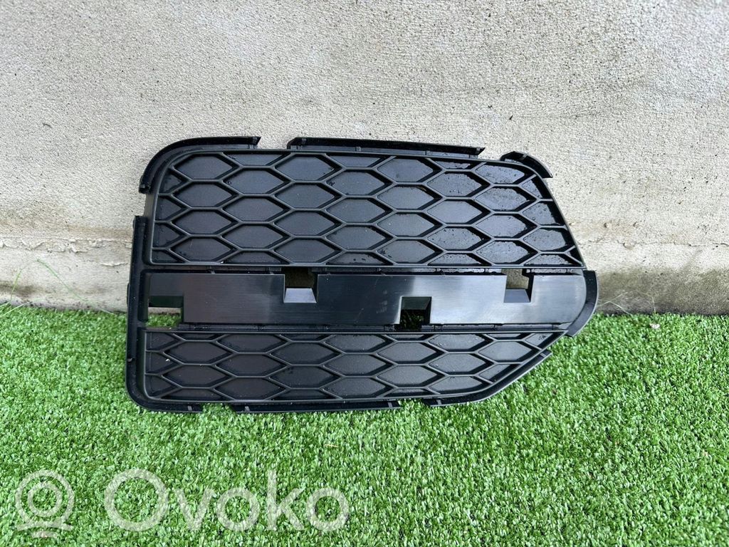 Audi Q3 8U Front bumper lower grill 