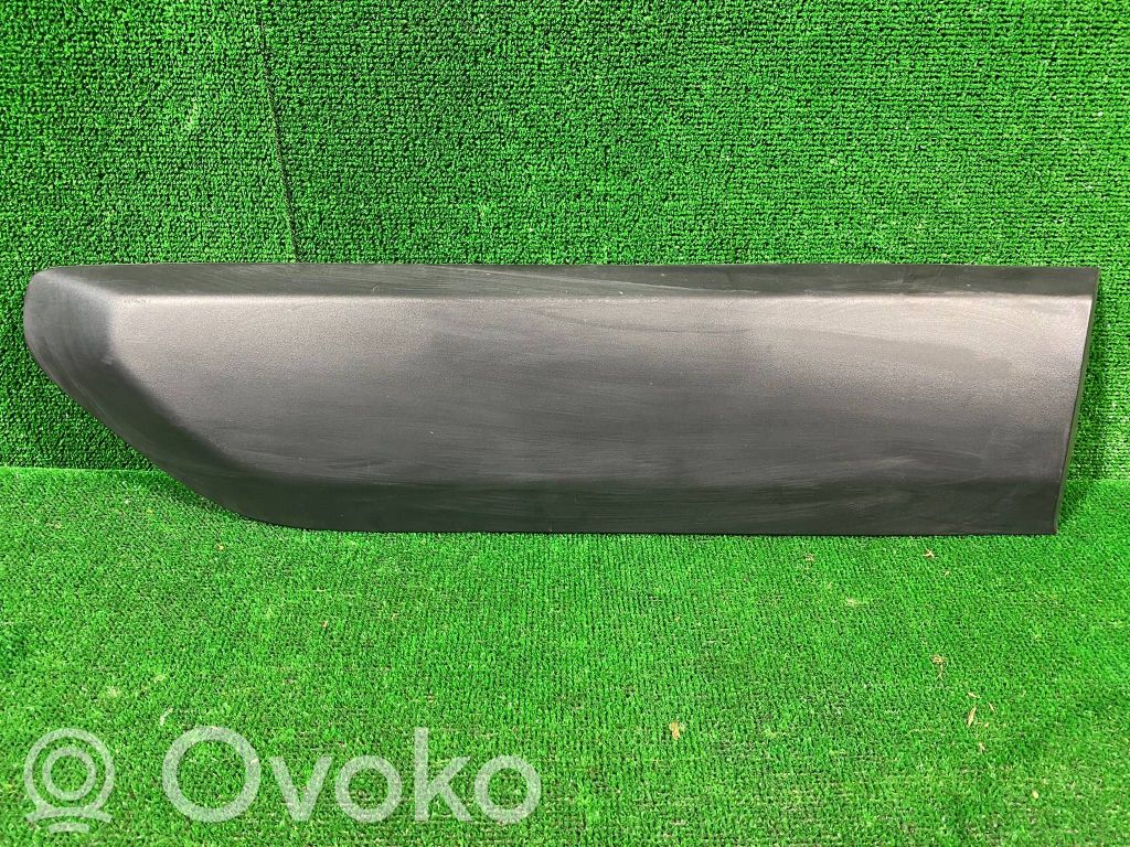 Citroen Berlingo Aizmugurē durvju dekoratīvā apdare (moldings) 