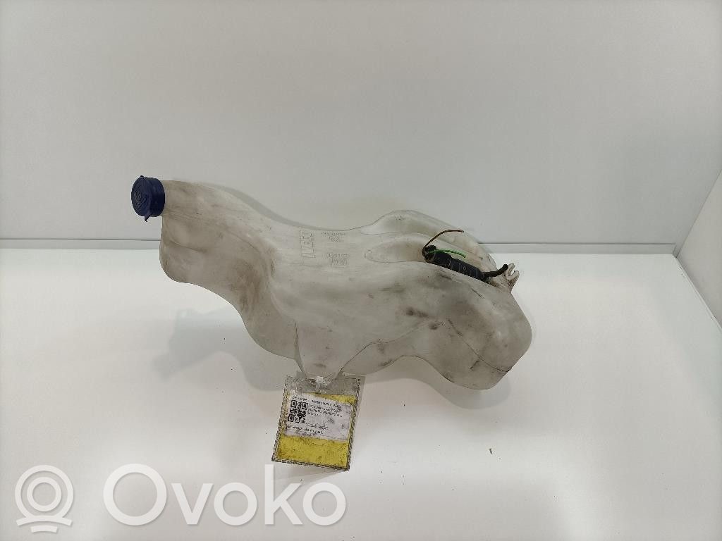 Iveco Daily 4th gen Windshield washer fluid reservoir/tank 