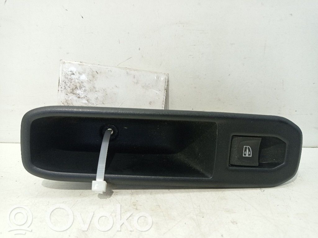 Dacia Duster II Electric window control switch 
