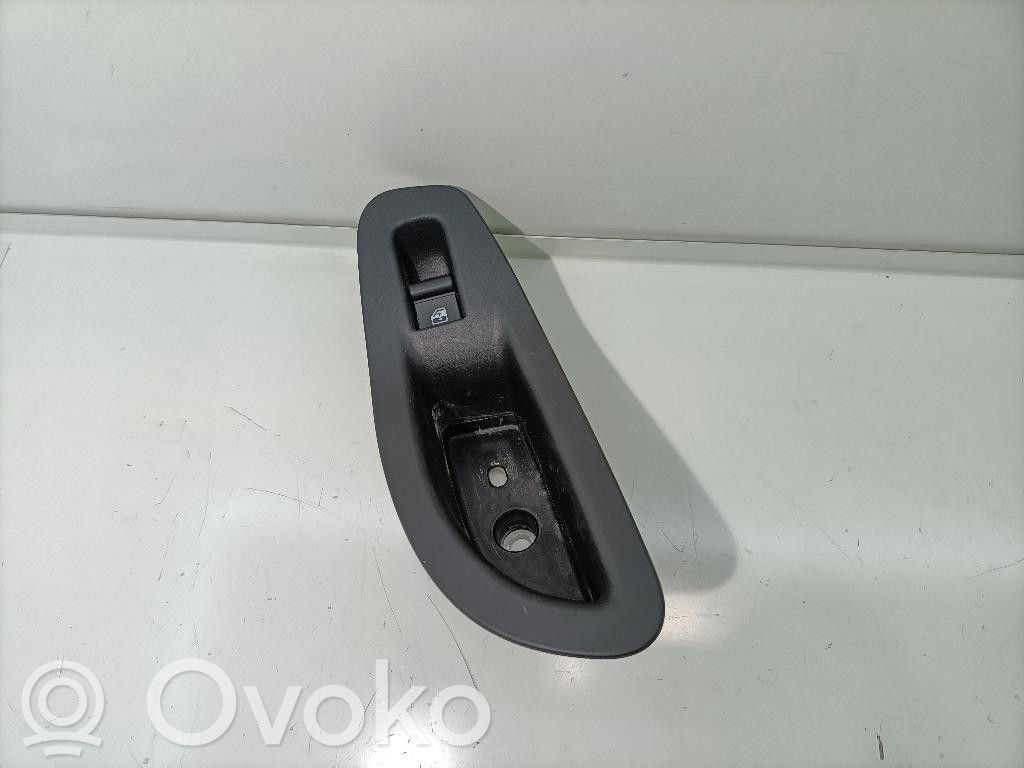 Fiat 500X Включатель электрических окон 