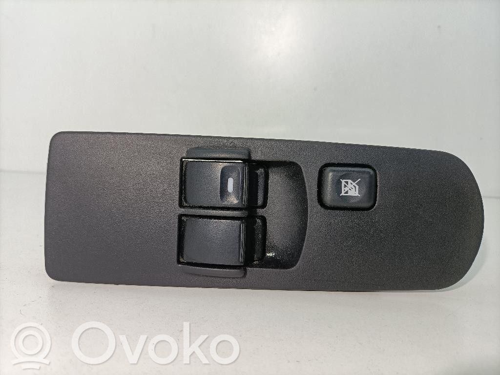 Mitsubishi Colt CZ3 Включатель электрических окон 